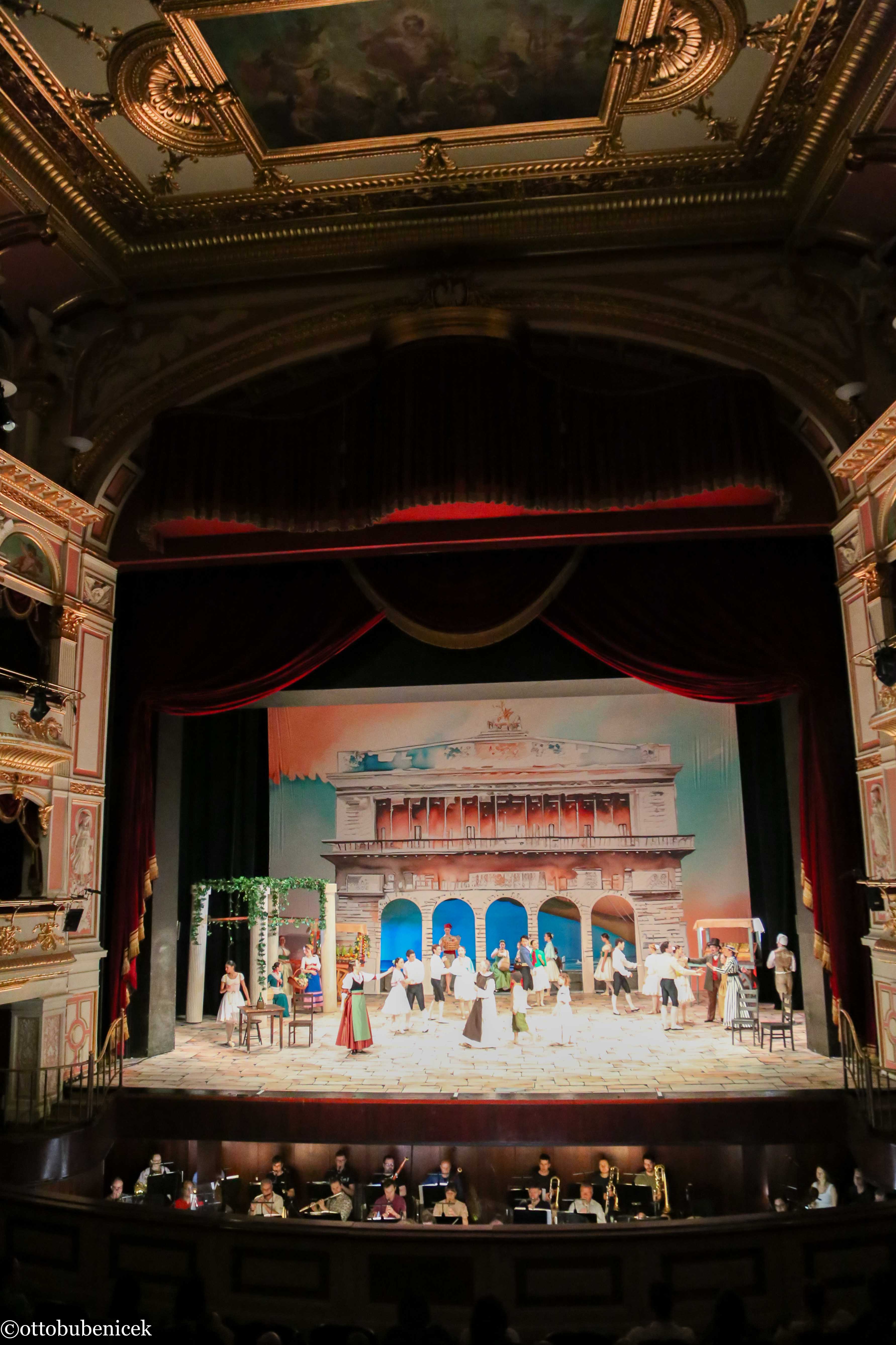 Napoli production photos 11