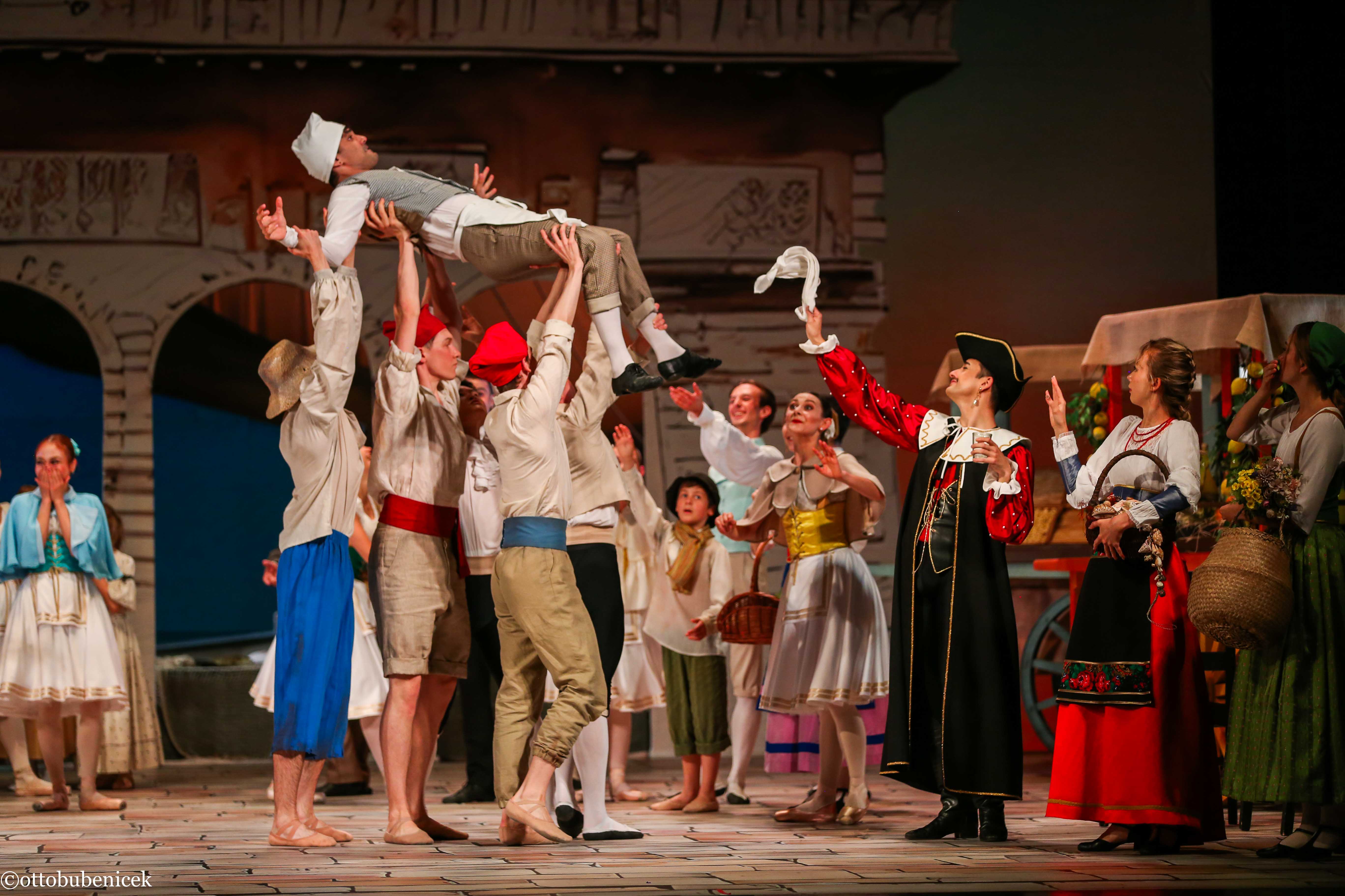 Napoli production photos 16